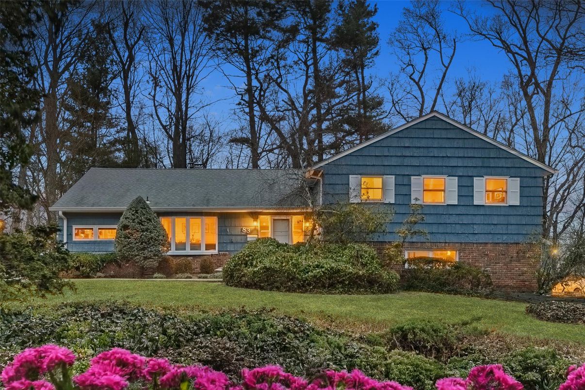 Backyard, Exterior, Facade, Split Level