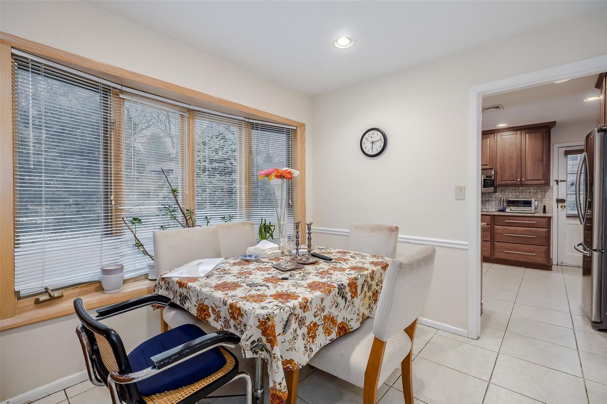 Dining room, Interior, Kitchen, Recessed Lighting