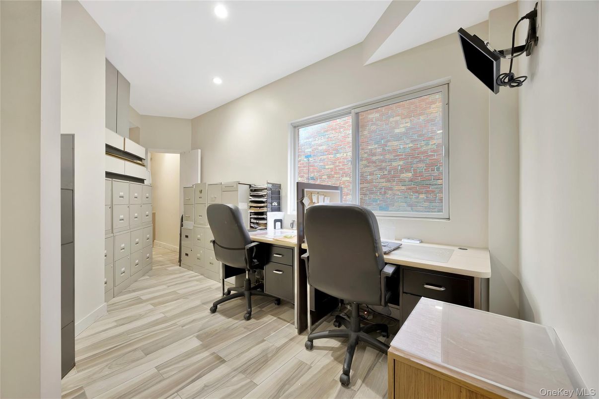 Home Office, Interior, Recessed Lighting, Wood Texture Flooring