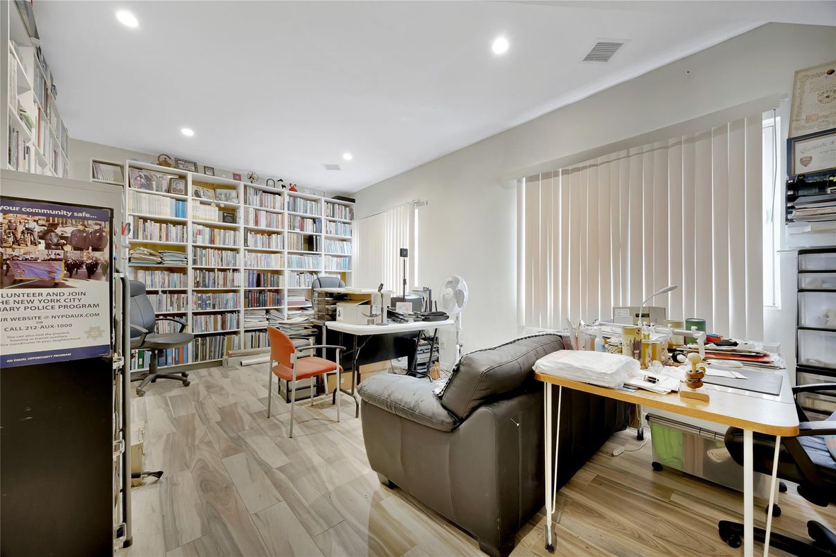 Home Office, Interior, Recessed Lighting, Wood Texture Flooring
