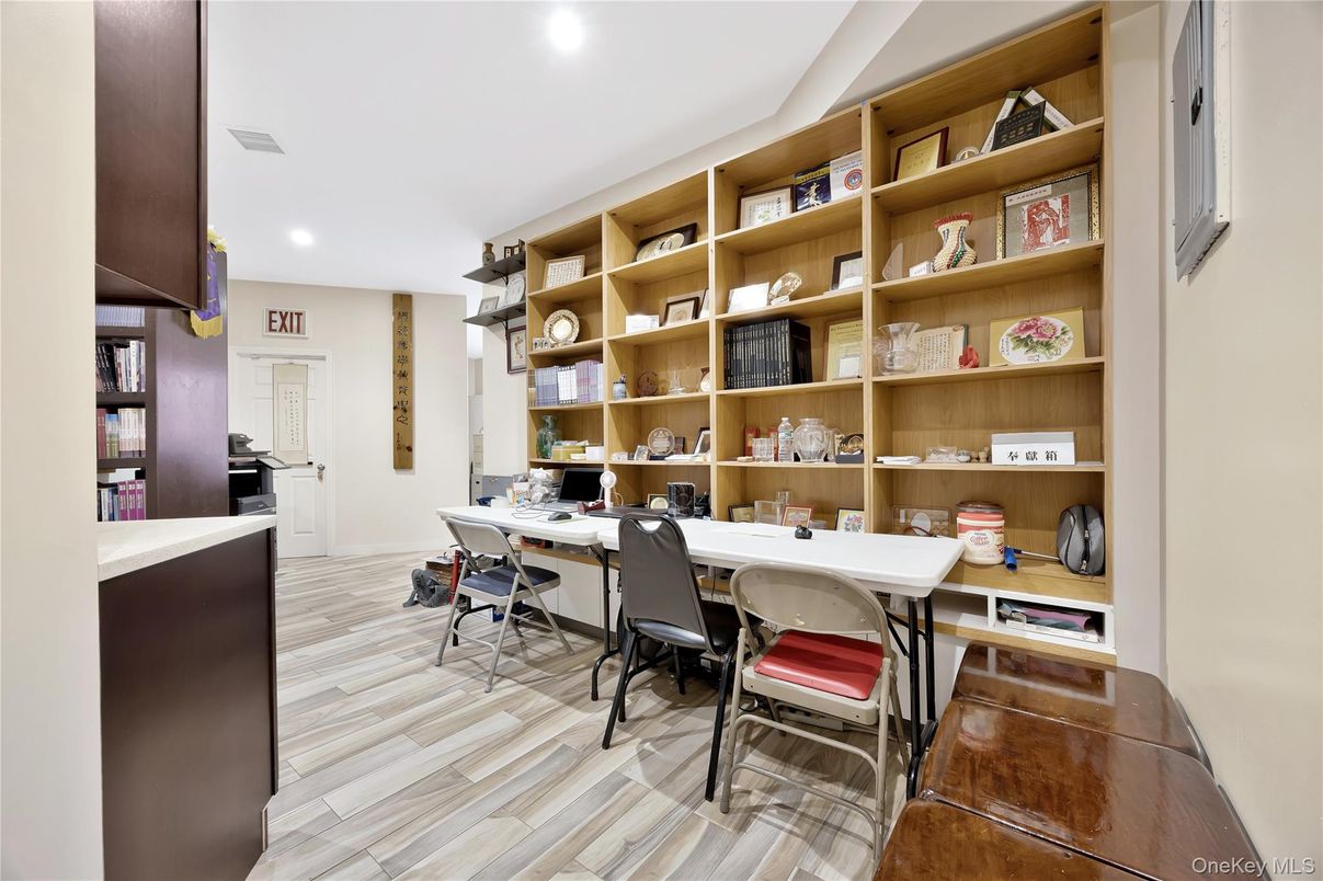 Home Office, Interior, Recessed Lighting, Wood Texture Flooring