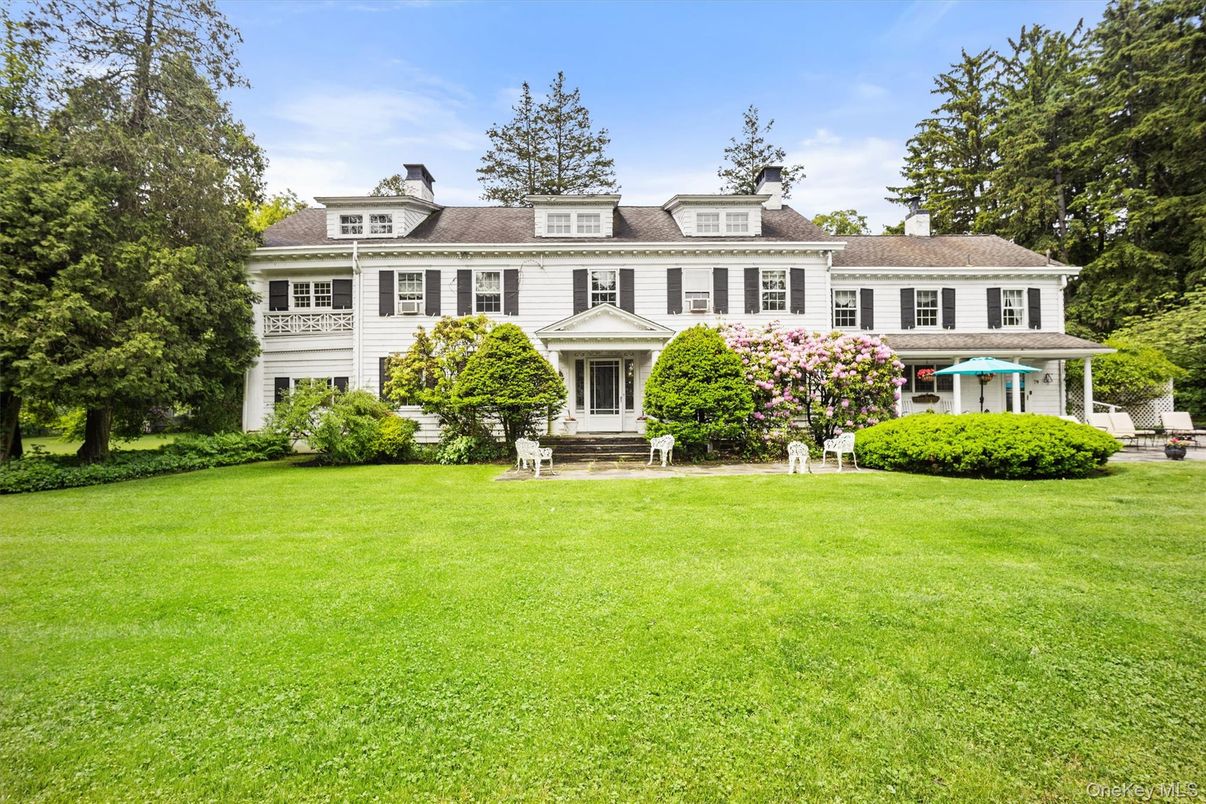 Backyard, Exterior, Facade, Georgian