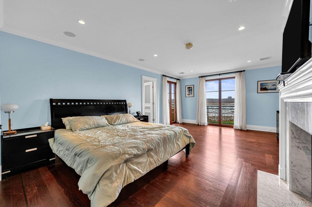 Bedroom, Fireplace, Interior, Recessed Lighting, Wood Texture Flooring