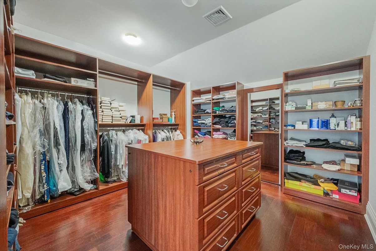 Interior, Recessed Lighting, Walk-in Closets, Wood Texture Flooring