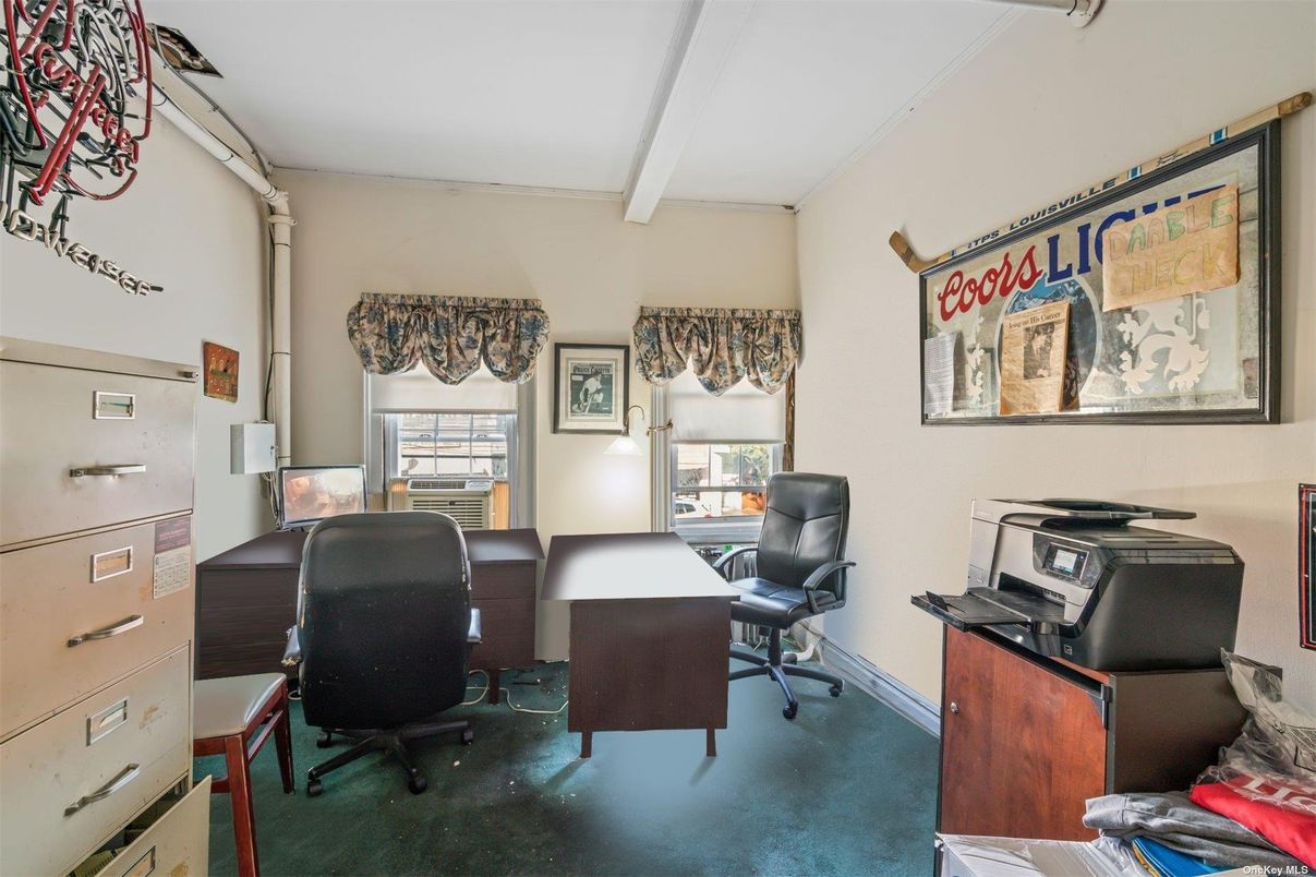 Home Office, Interior