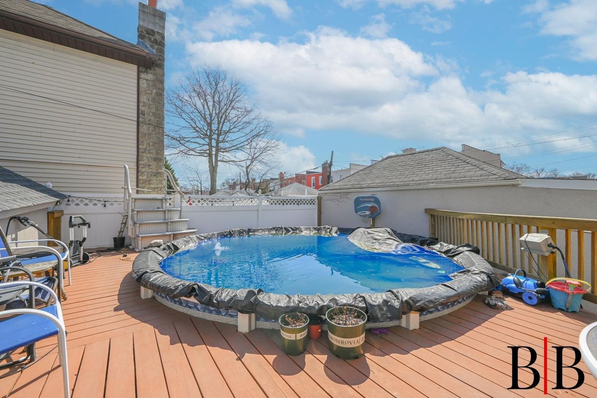 Exterior, Hot Tub, Pool