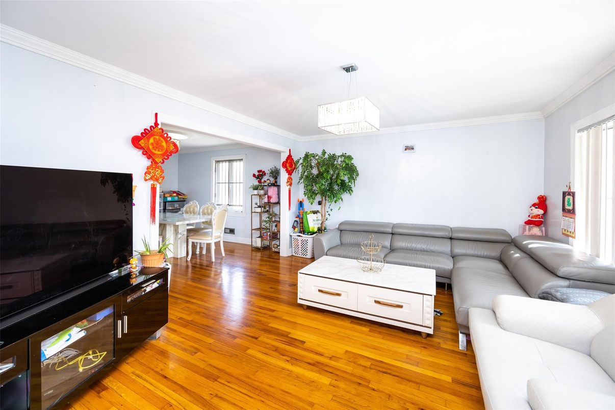 Dining room, Interior, Living room, Pendant Lights, Wood Texture Flooring