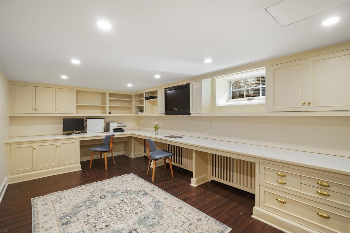 Home Office, Interior, Recessed Lighting, Wood Texture Flooring