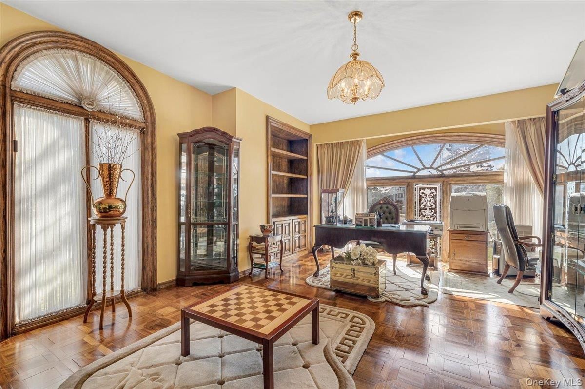 Interior, Living room, Pendant Lights, Piano, Wood Texture Flooring