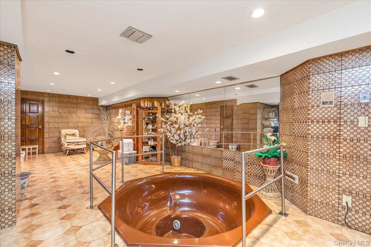 Interior, Pool, Recessed Lighting
