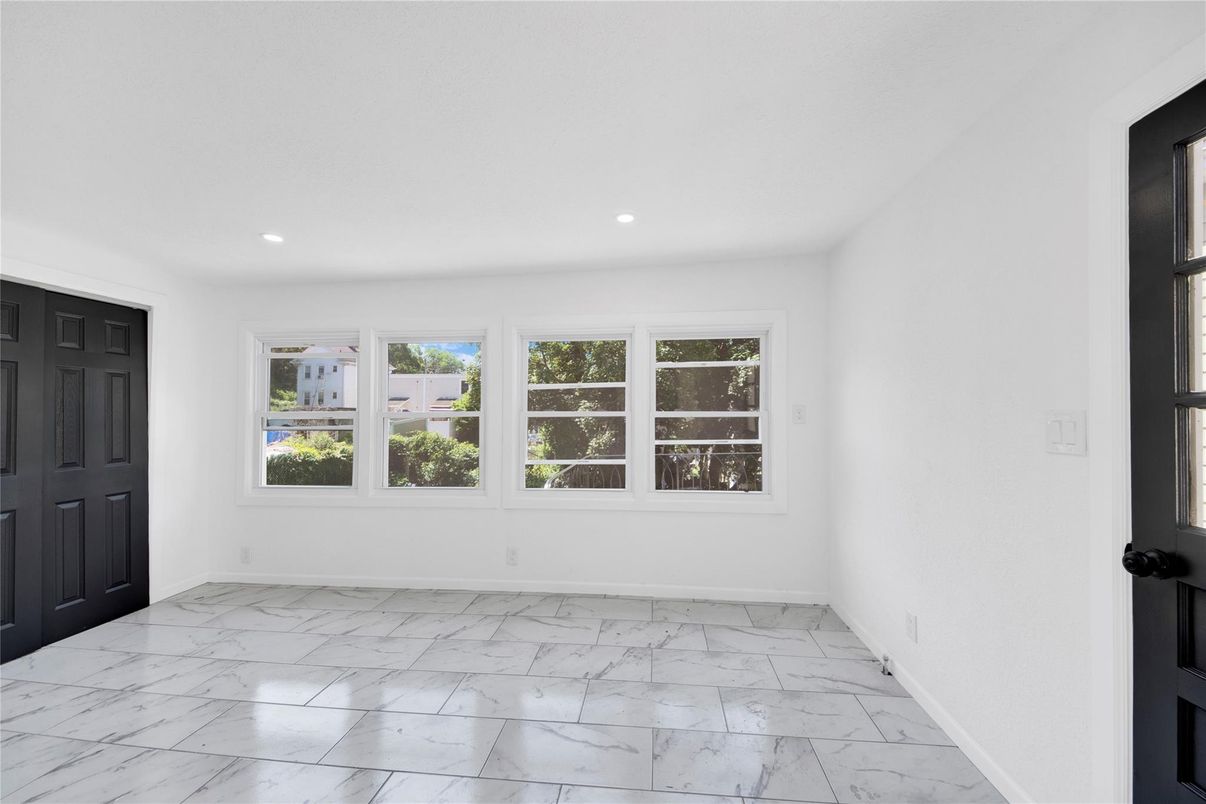 Empty room, Interior, Marble, Recessed Lighting