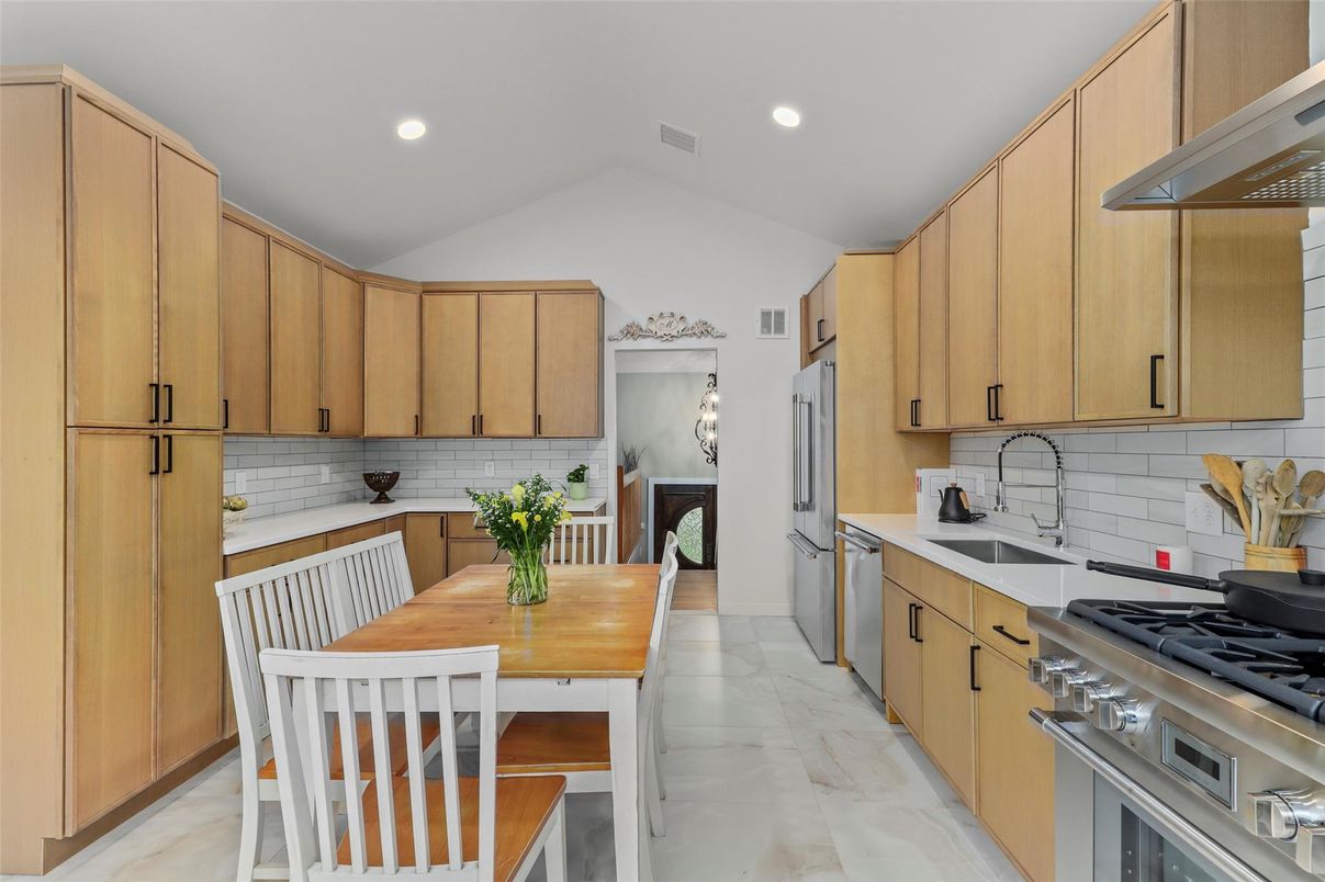 Dining room, Interior, Kitchen, Marble, Recessed Lighting, Stainless Steel Appliances