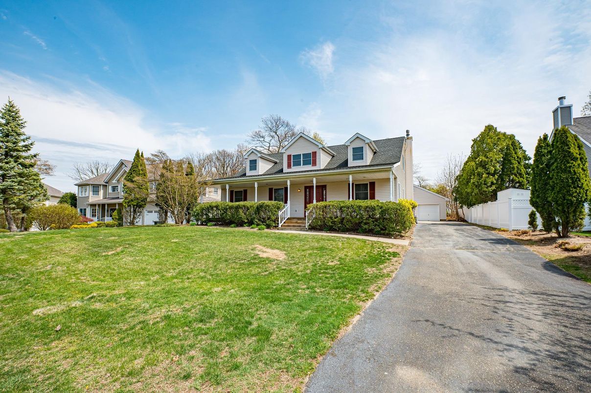 Backyard, Exterior, Facade, Cape Cod
