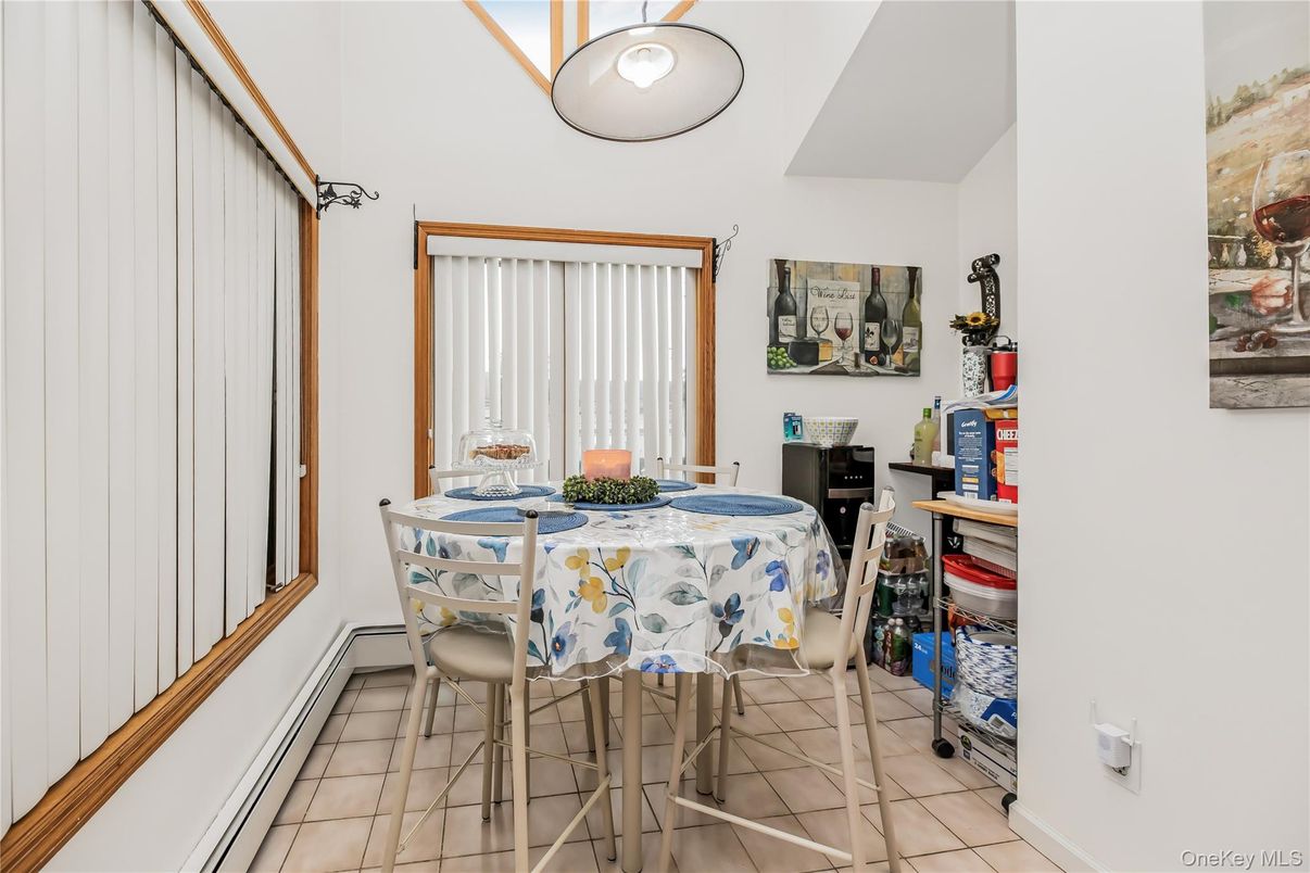 Dining room, Interior