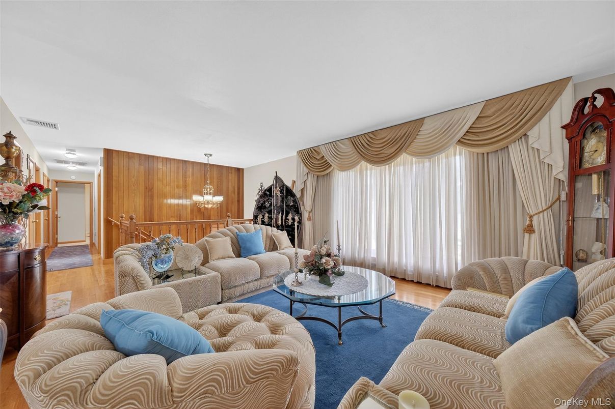 Chandelier, Dining room, Interior, Living room, Wood Texture Flooring