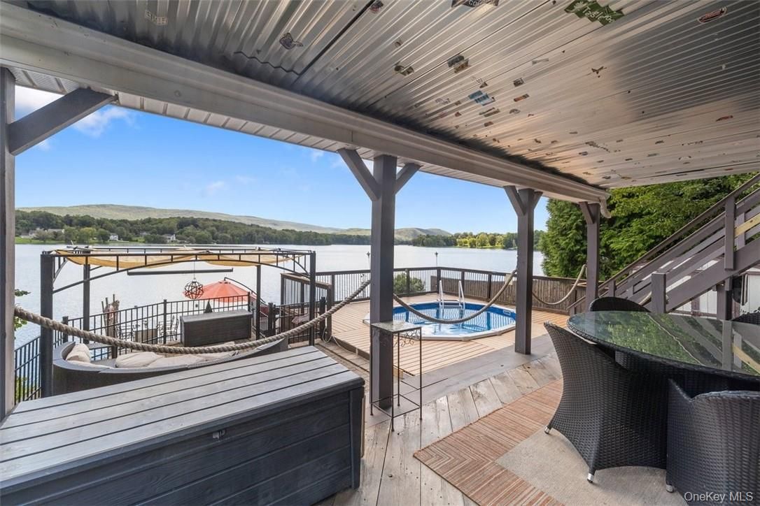 Exterior, Pool, Water