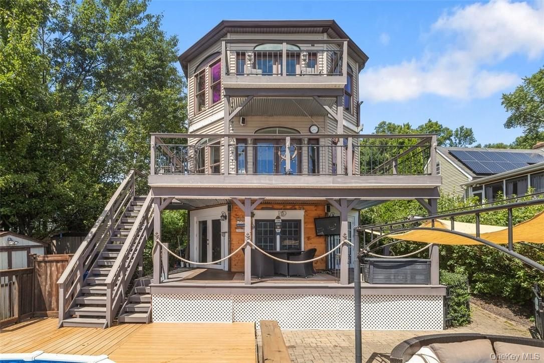 Exterior, Facade, Solar Panels, Queen Anne Victorian