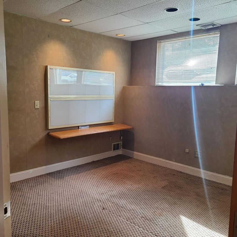 Empty room, Interior, Pendant Lights, Recessed Lighting