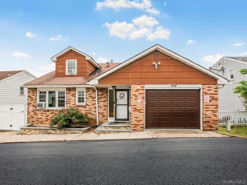 Attached, Exterior, Facade, Brick Facade, Ranch