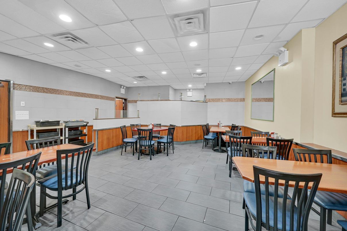 Dining room, Interior, Recessed Lighting