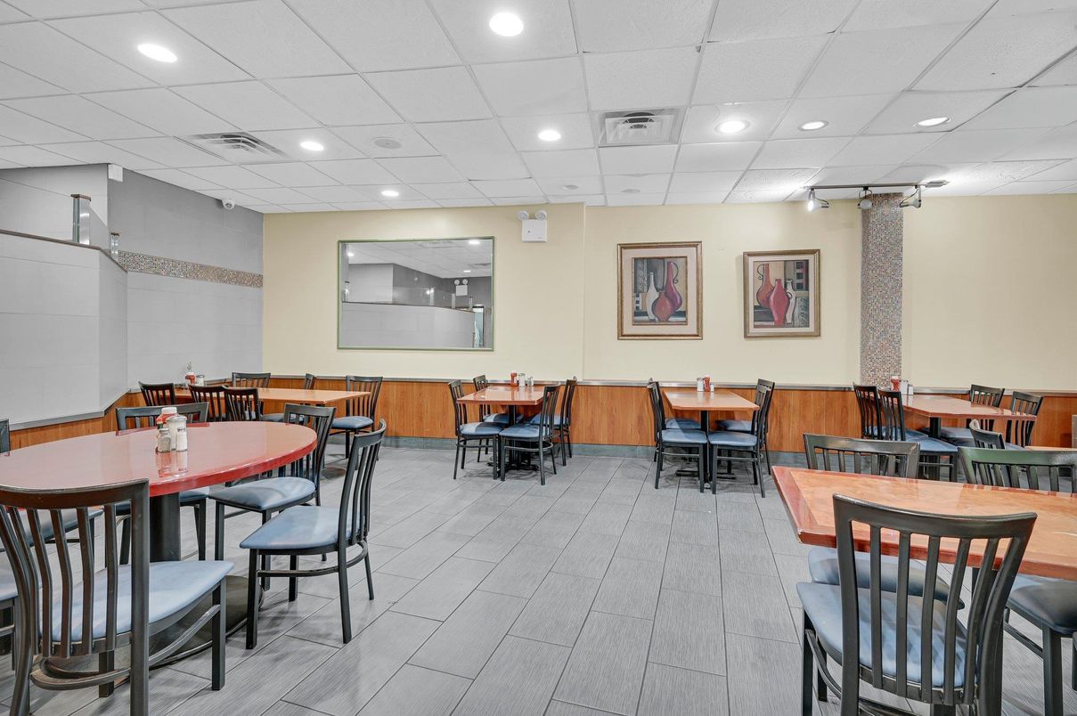 Dining room, Interior, Recessed Lighting