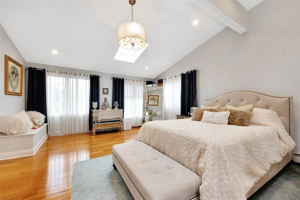 Bedroom, Interior, Pendant Lights, Recessed Lighting, Wood Texture Flooring