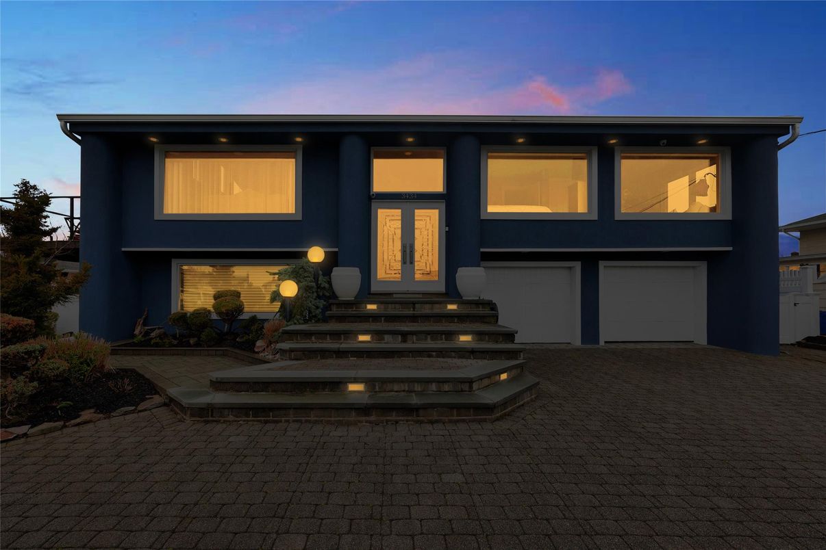 Attached, Exterior, Facade, Raised Ranch