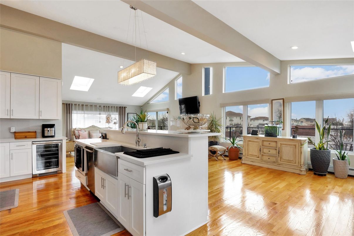 Interior, Kitchen, Pendant Lights, Recessed Lighting, Wood Texture Flooring