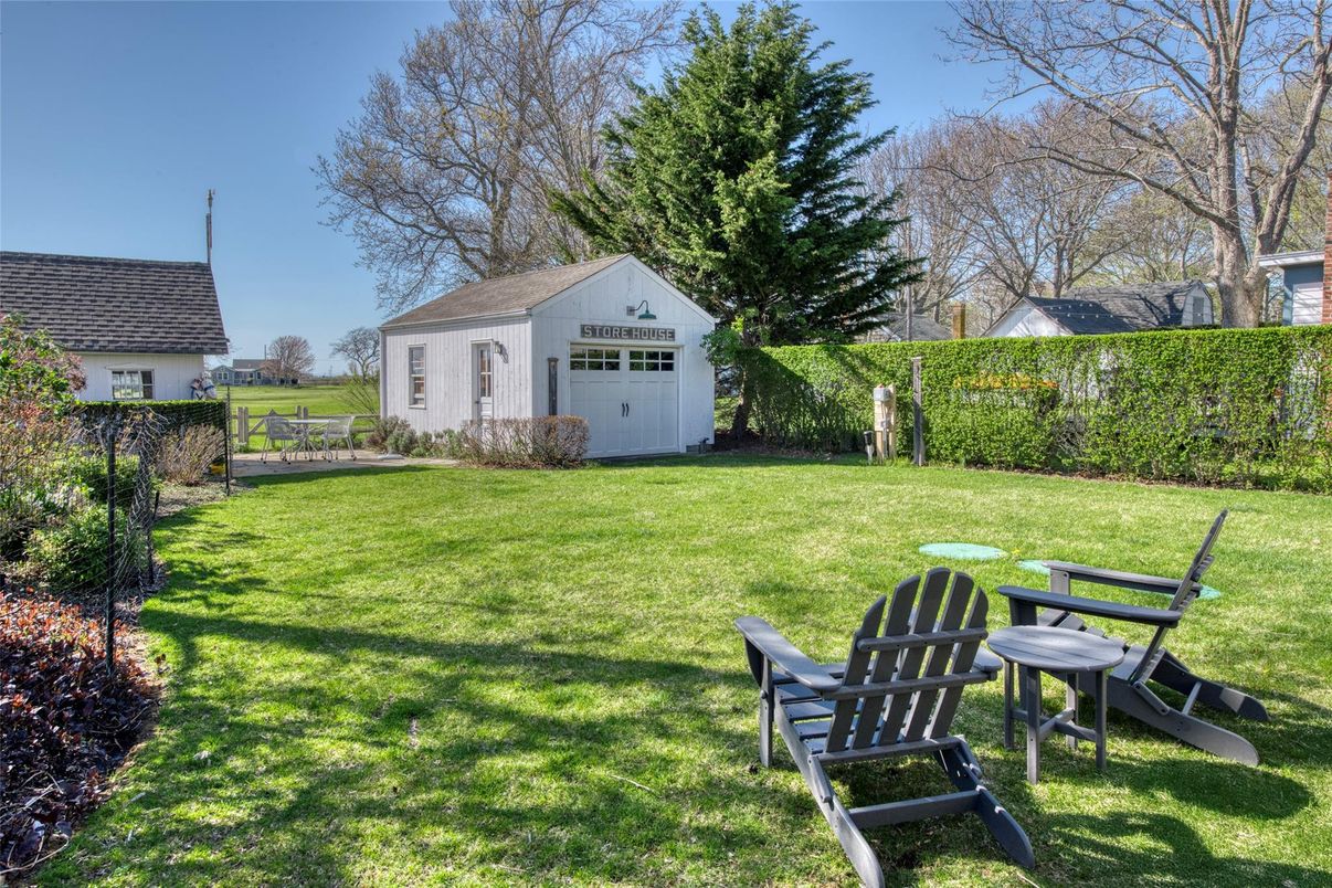 Backyard, Detached Garage, Exterior