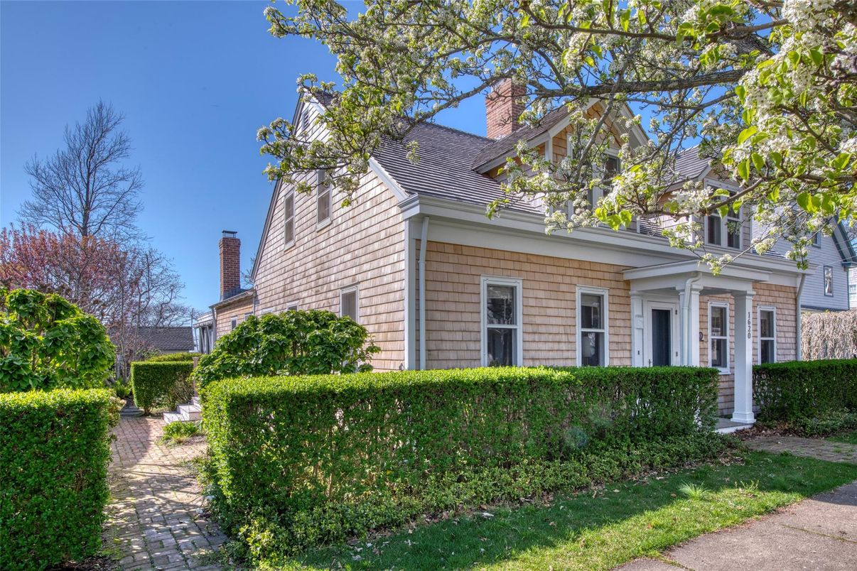 Backyard, Exterior, Facade, Cape Cod
