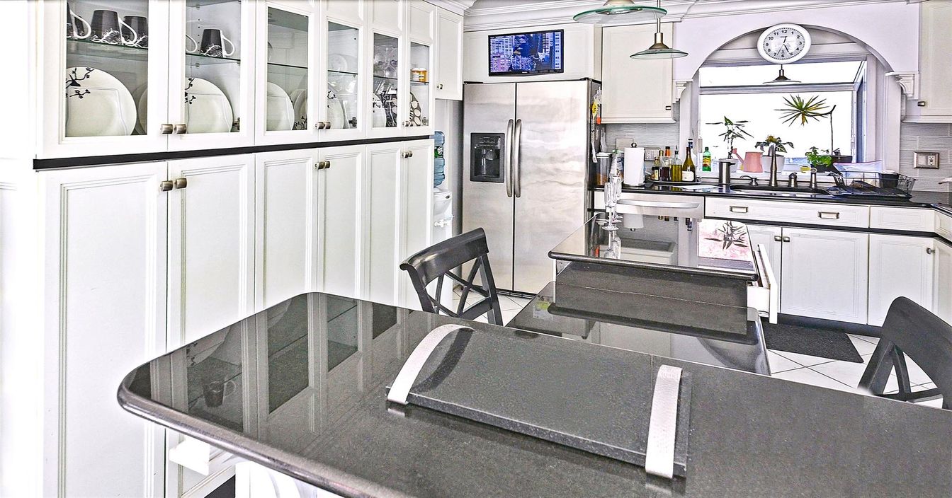 Interior, Kitchen, Pendant Lights, Stainless Steel Appliances
