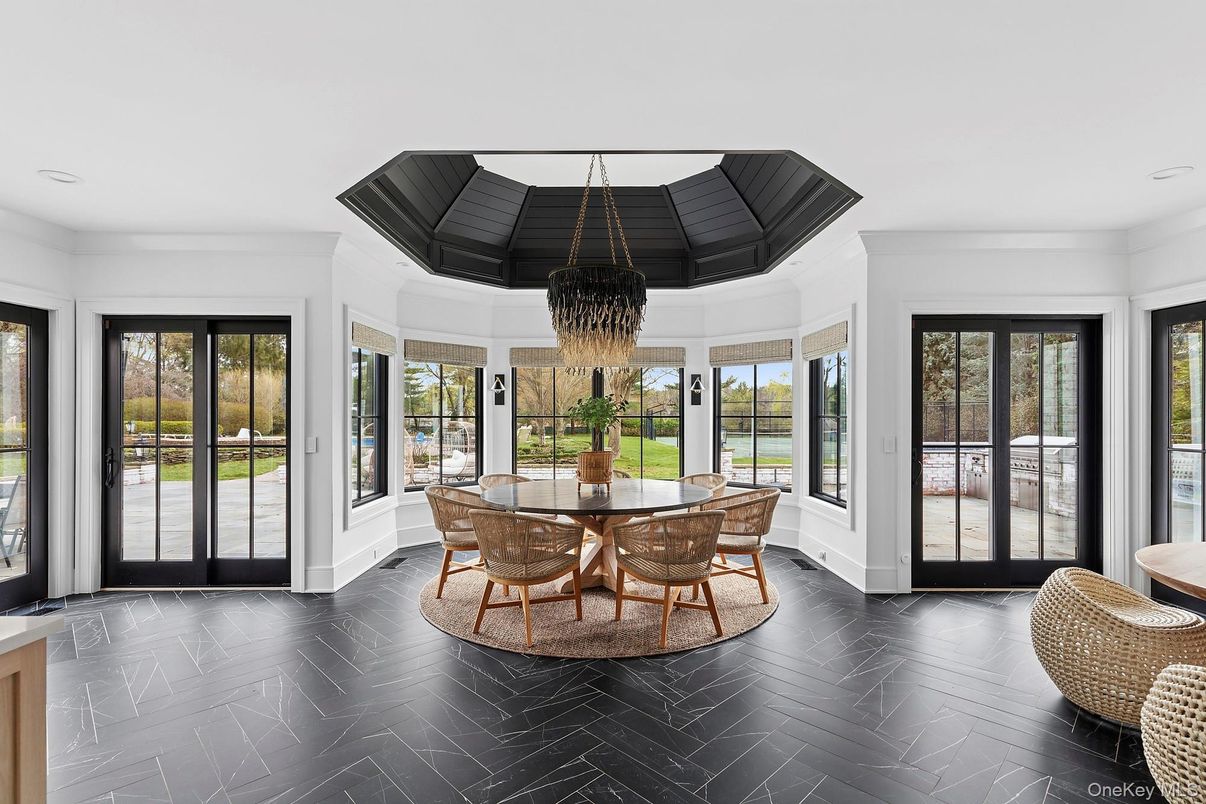 Chandelier, Dining room, Interior, Recessed Lighting, Wood Texture Flooring