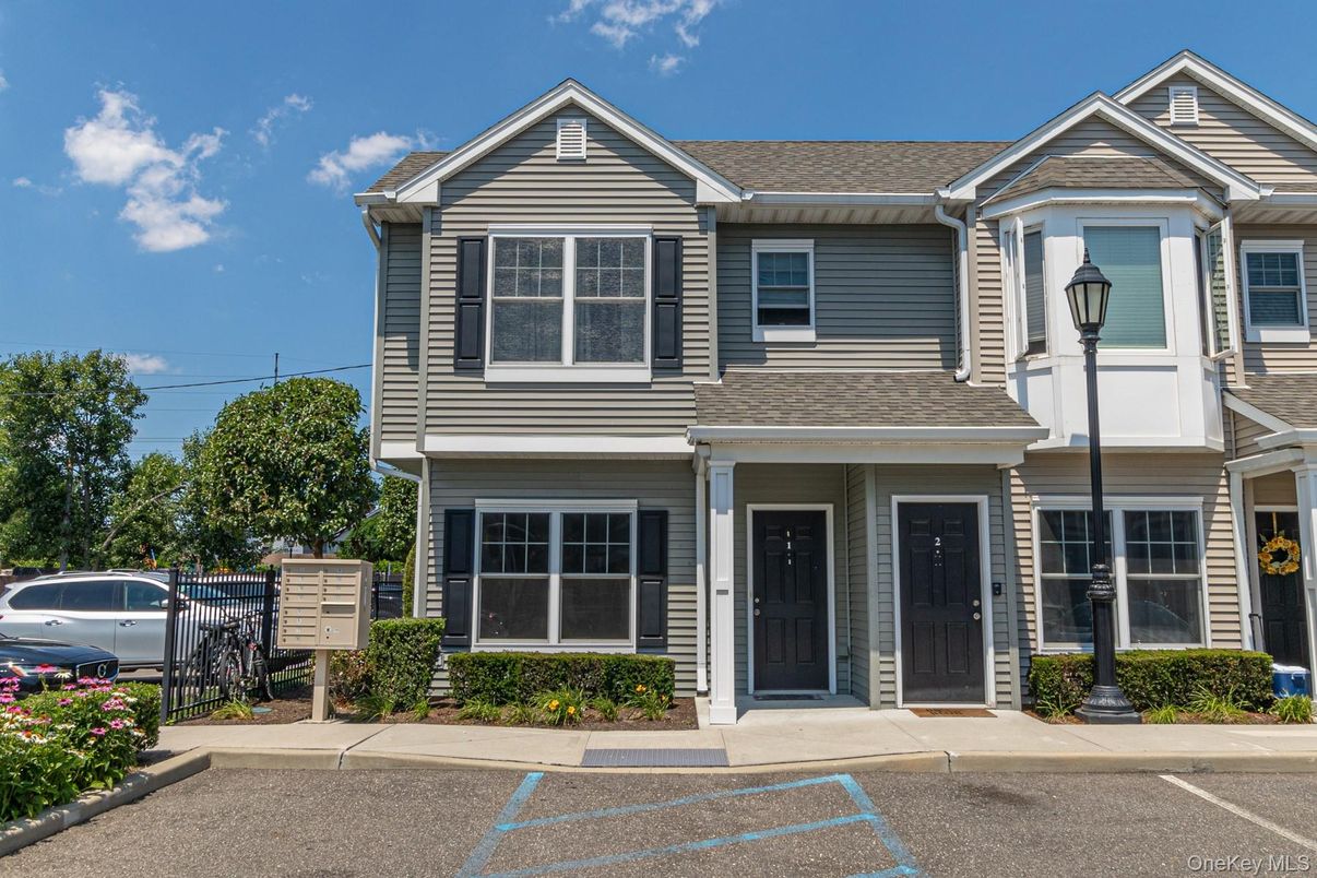 Exterior, Facade, American Craftsman