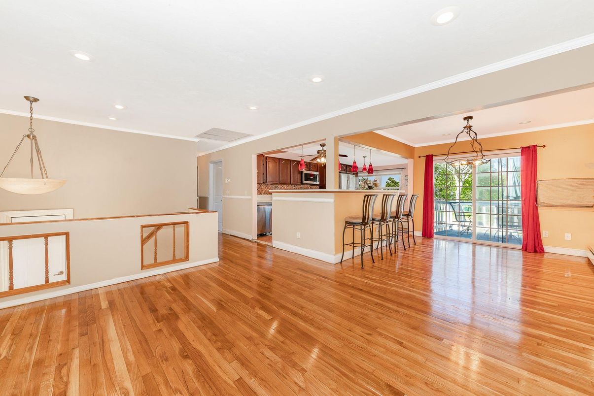 Interior, Kitchen, Pendant Lights, Recessed Lighting, Wood Texture Flooring