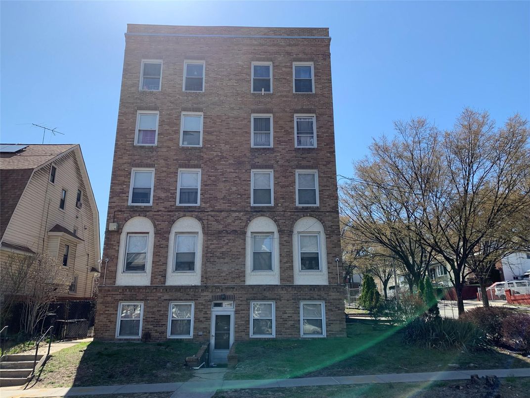 Exterior, Facade, Condo Building