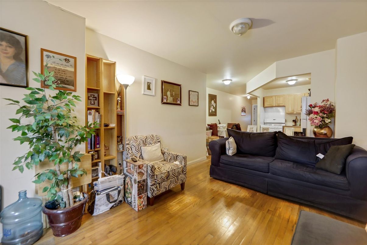 Interior, Kitchen, Living room, Stainless Steel Appliances, Wood Texture Flooring