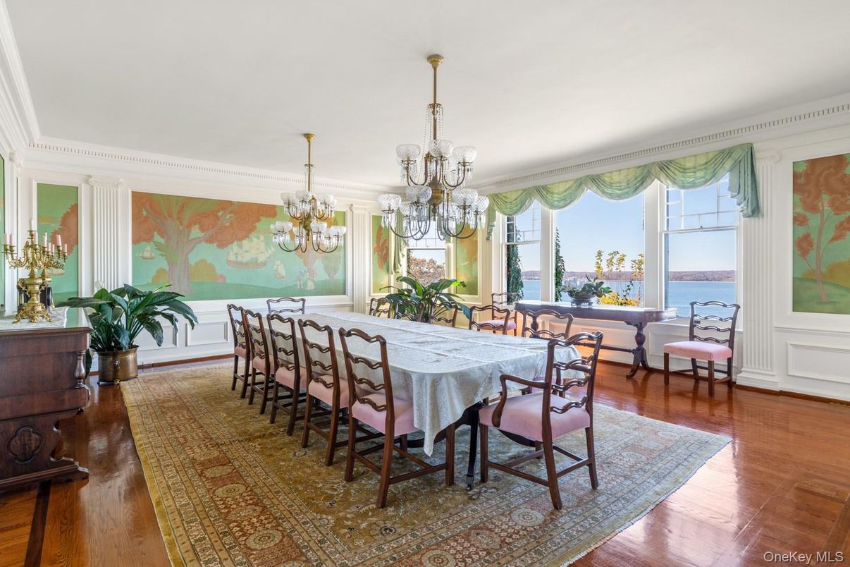 Chandelier, Dining room, Interior, Water, Wood Texture Flooring