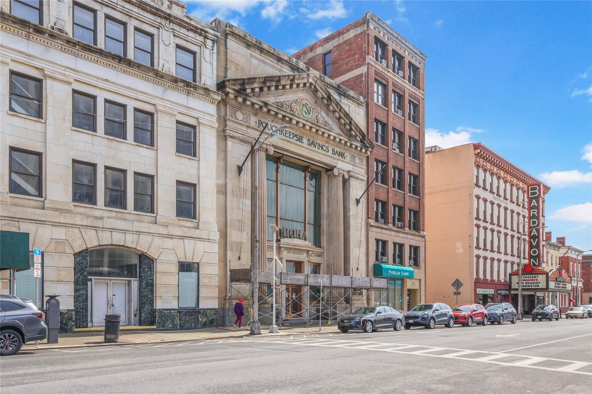 Exterior, Facade, Chicago School