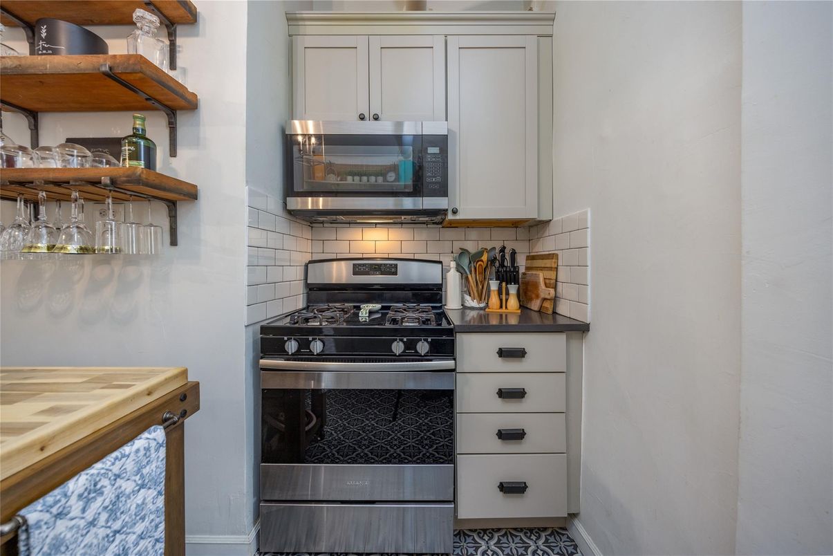 Interior, Kitchen, Stainless Steel Appliances