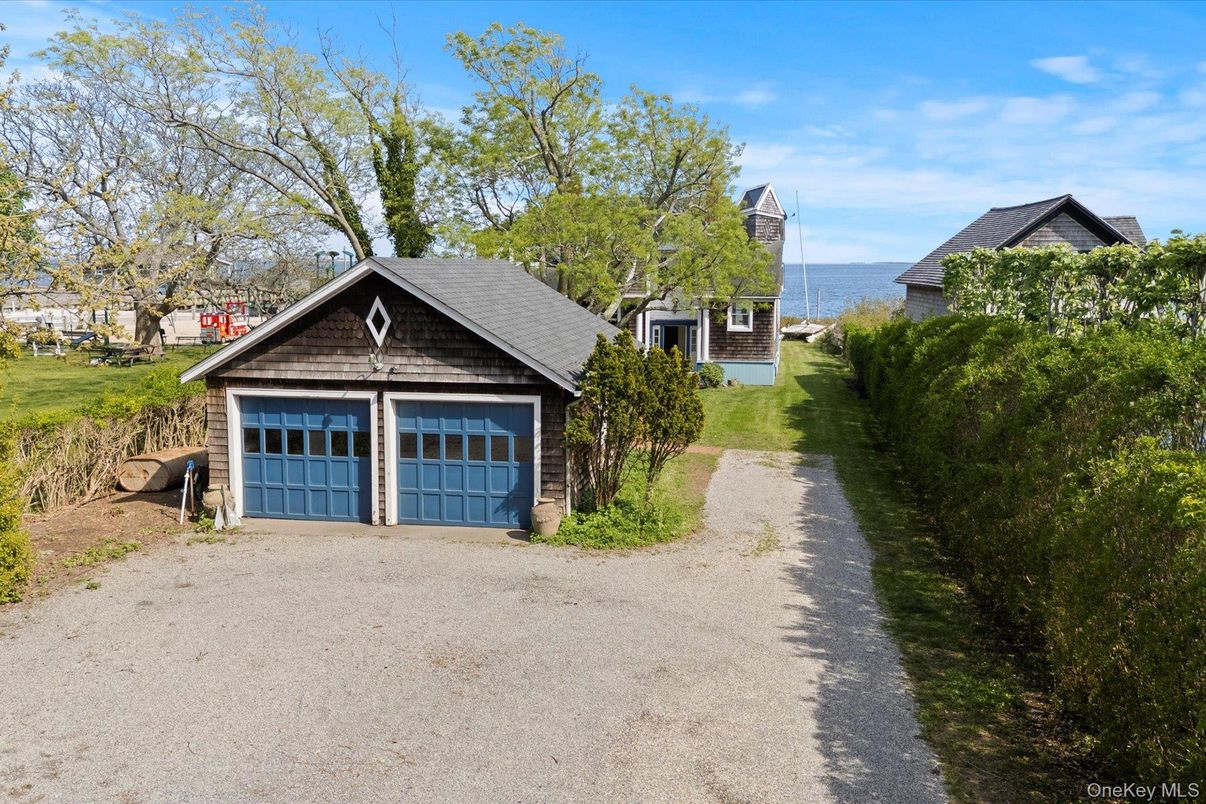 Backyard, Detached Garage, Exterior