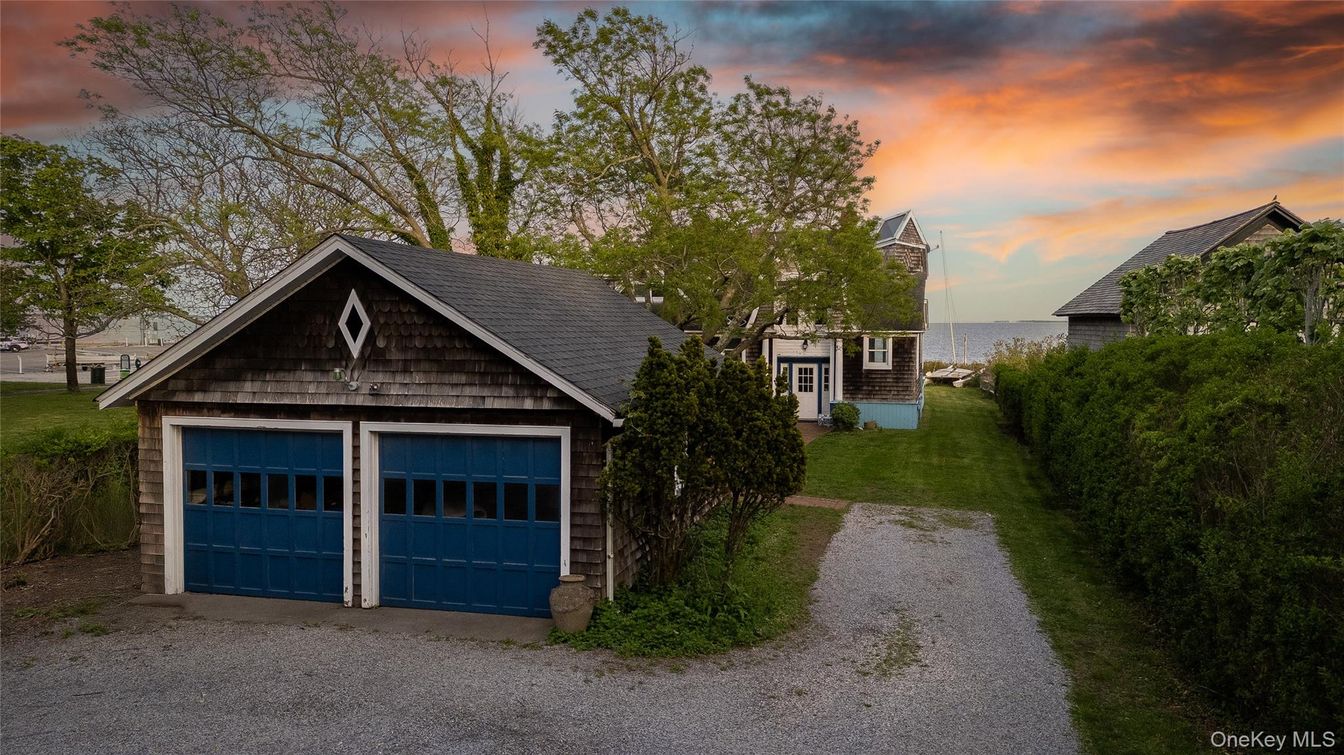 Detached Garage, Exterior