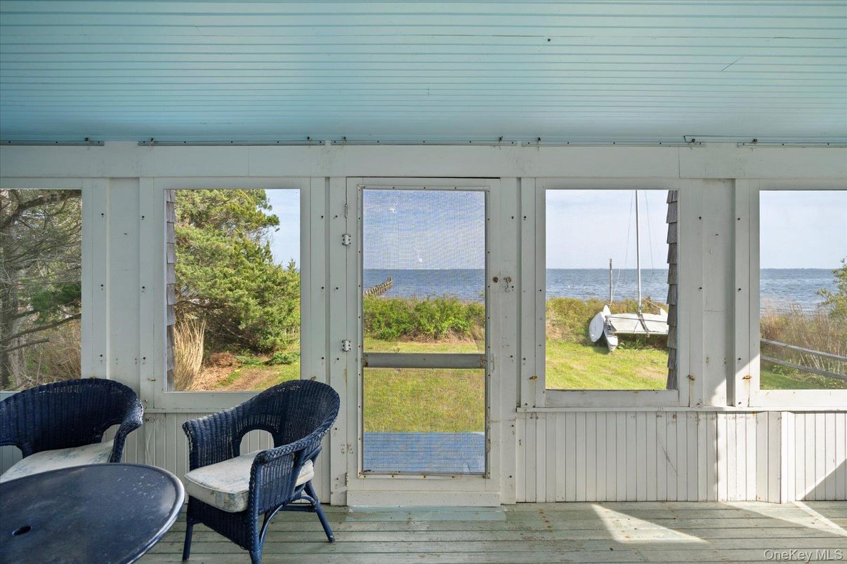 Interior, Sun Room, Water