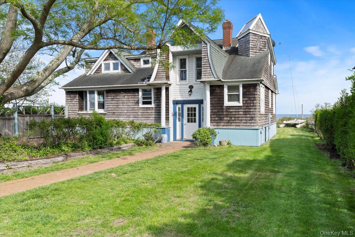 Backyard, Exterior, Facade, Cape Cod