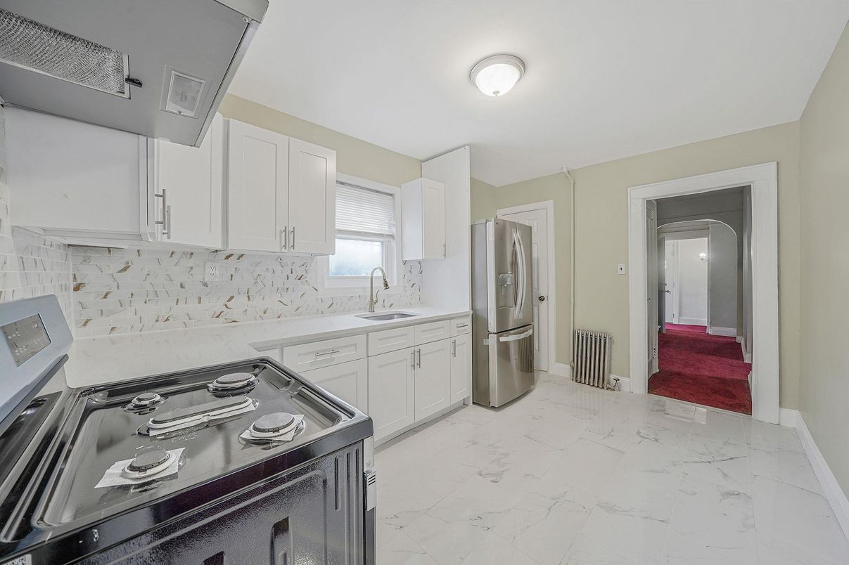 Interior, Kitchen, Marble, Stainless Steel Appliances