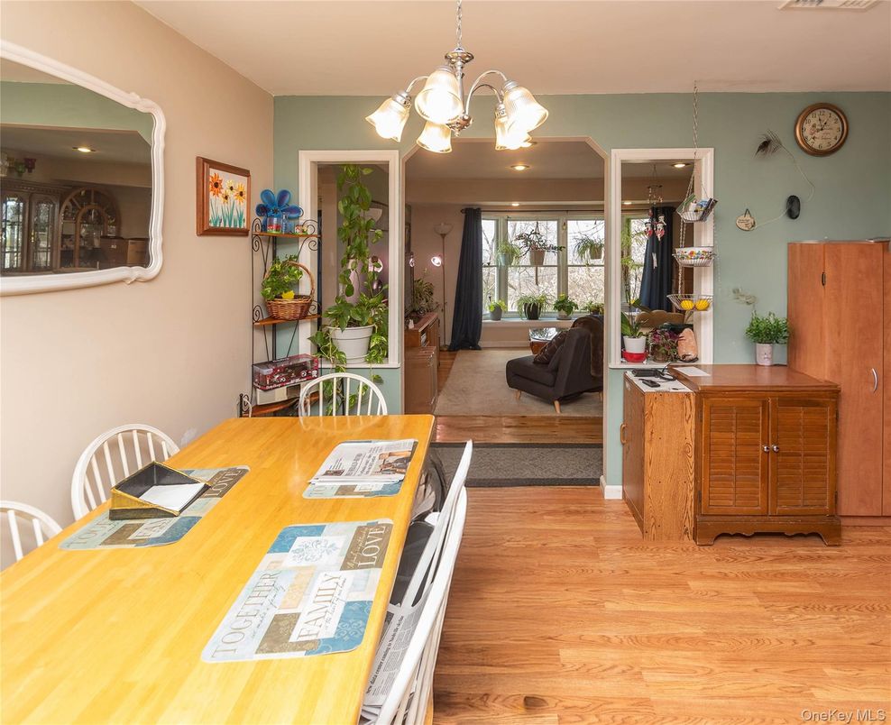 Chandelier, Dining room, Interior, Recessed Lighting, Wood Texture Flooring