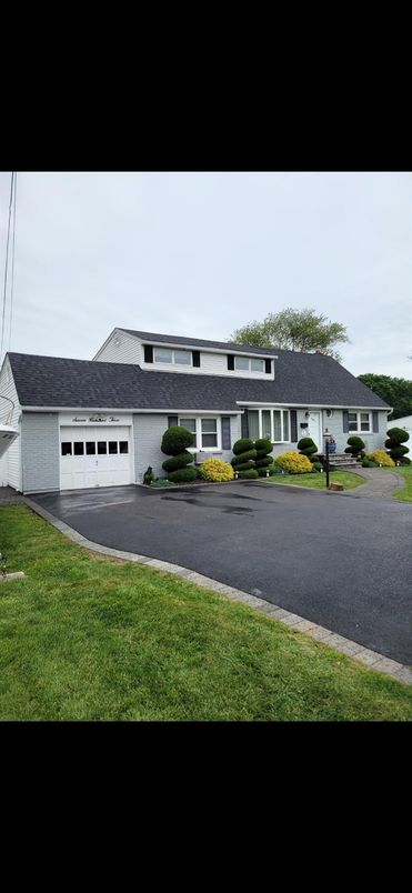 Attached, Exterior, Facade, Cape Cod