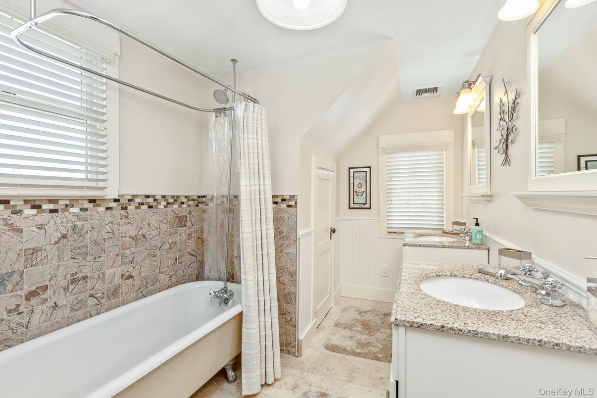 Bathroom, Free Standing Baths, Interior