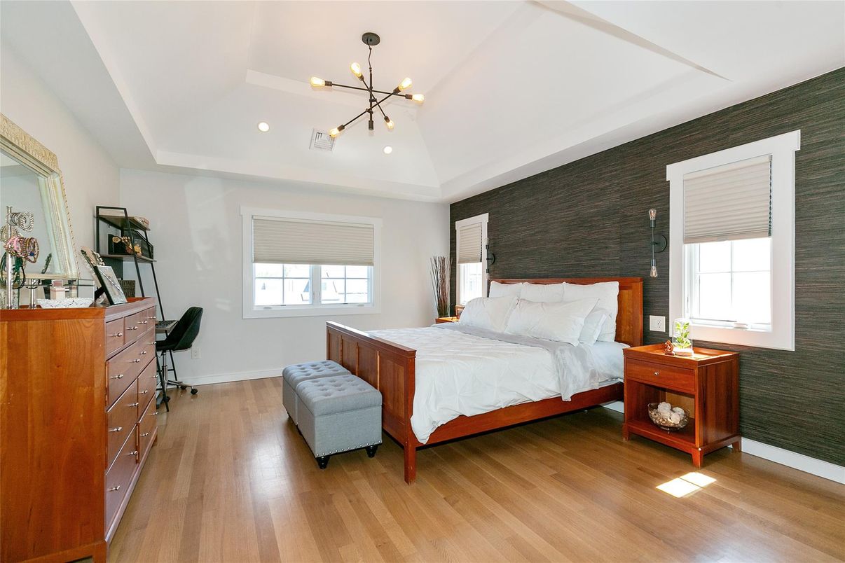 Bedroom, Interior, Pendant Lights, Recessed Lighting, Wood Texture Flooring