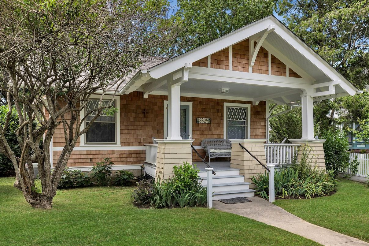 Exterior, Facade, American Craftsman