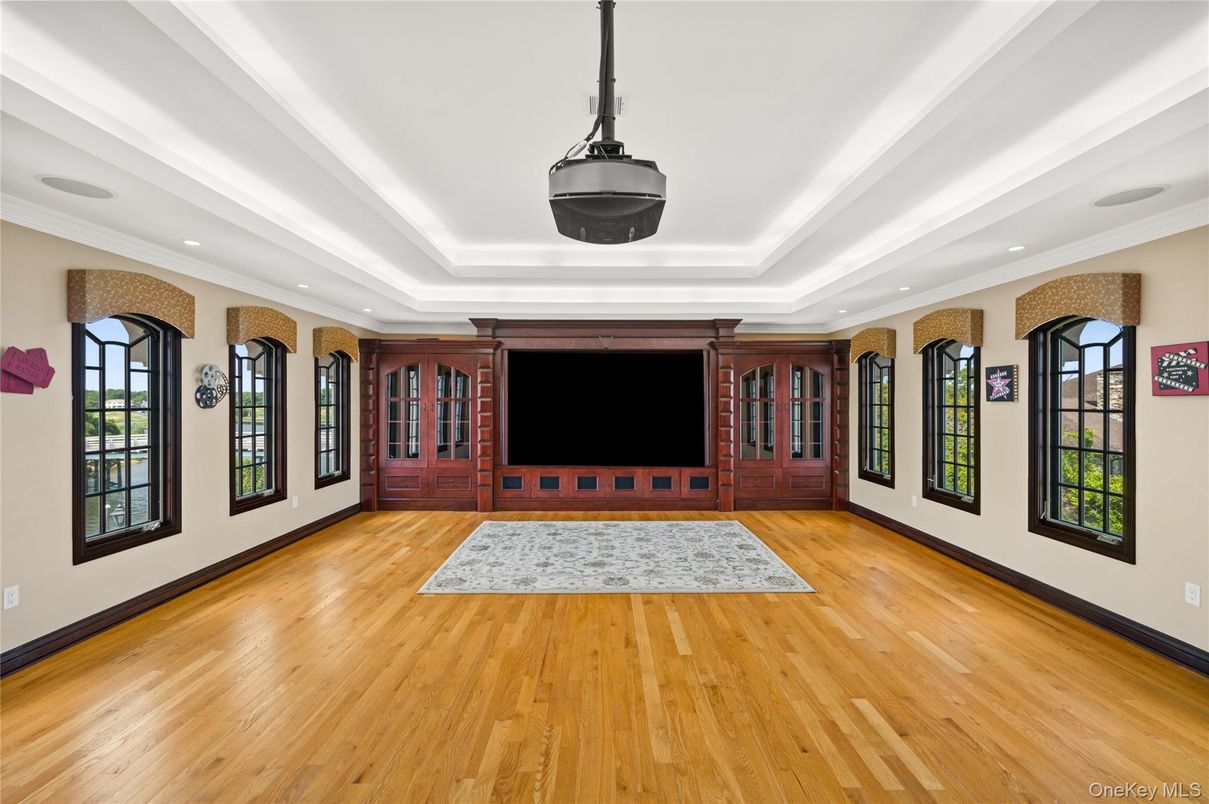 Interior, Pendant Lights, Recessed Lighting, Wood Texture Flooring